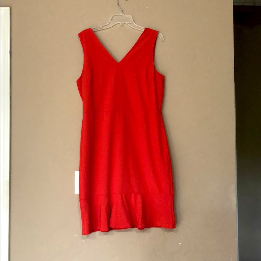 Sleeveless v cut dress